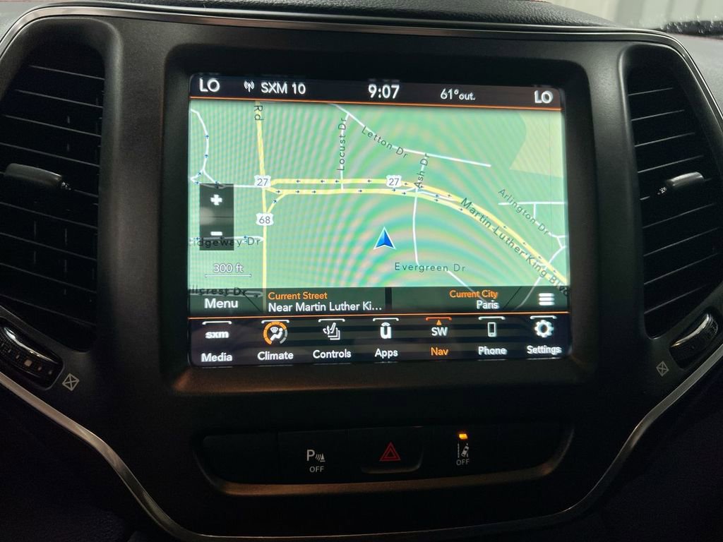 Used 2021 Jeep Cherokee Trailhawk w/ Sun, Sound & Nav Group AWD/4WD image 15