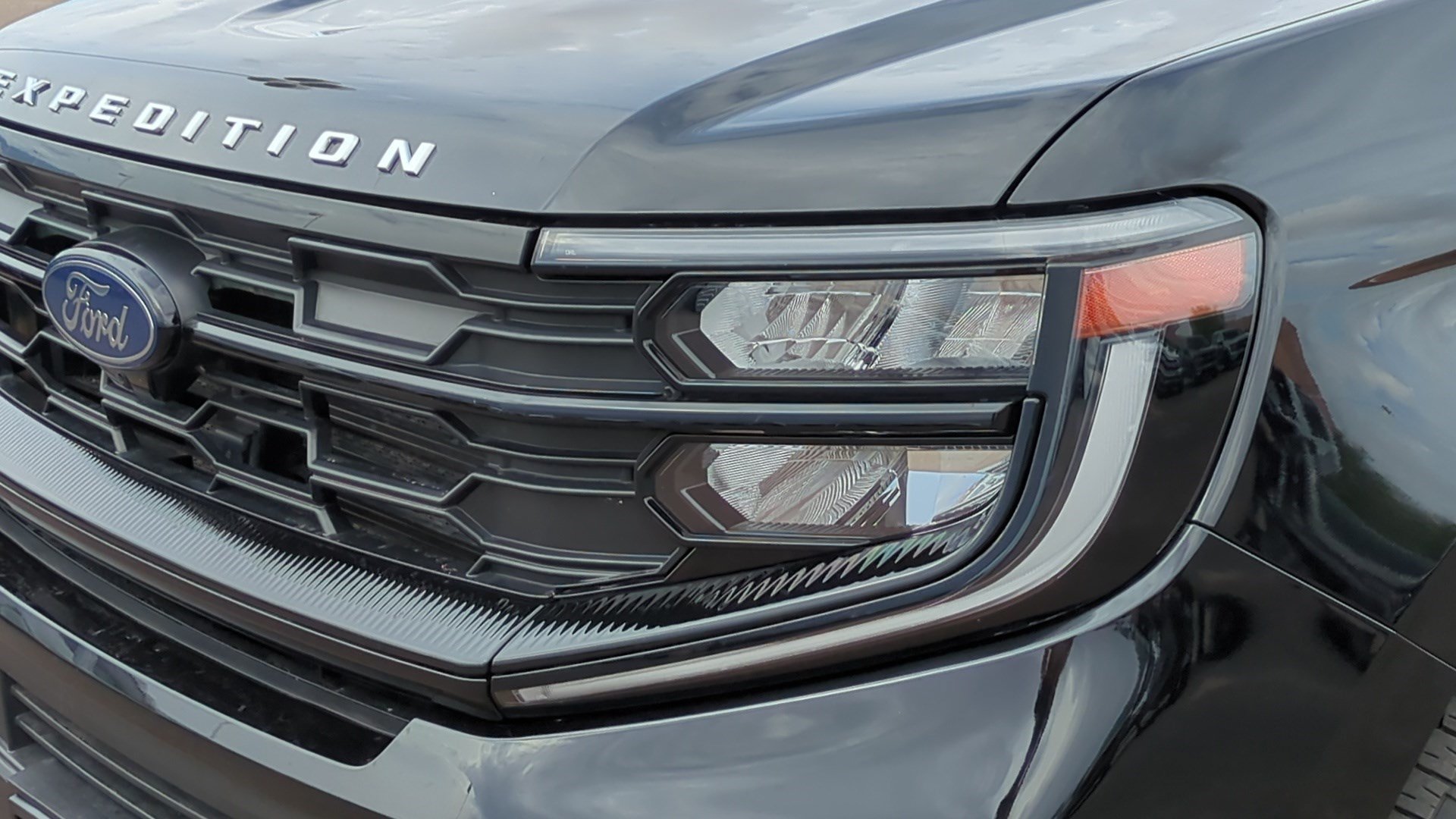 Used 2025 Ford Expedition Active AWD/4WD image 9