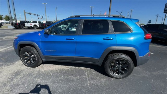 Used 2017 Jeep Cherokee Trailhawk image 7