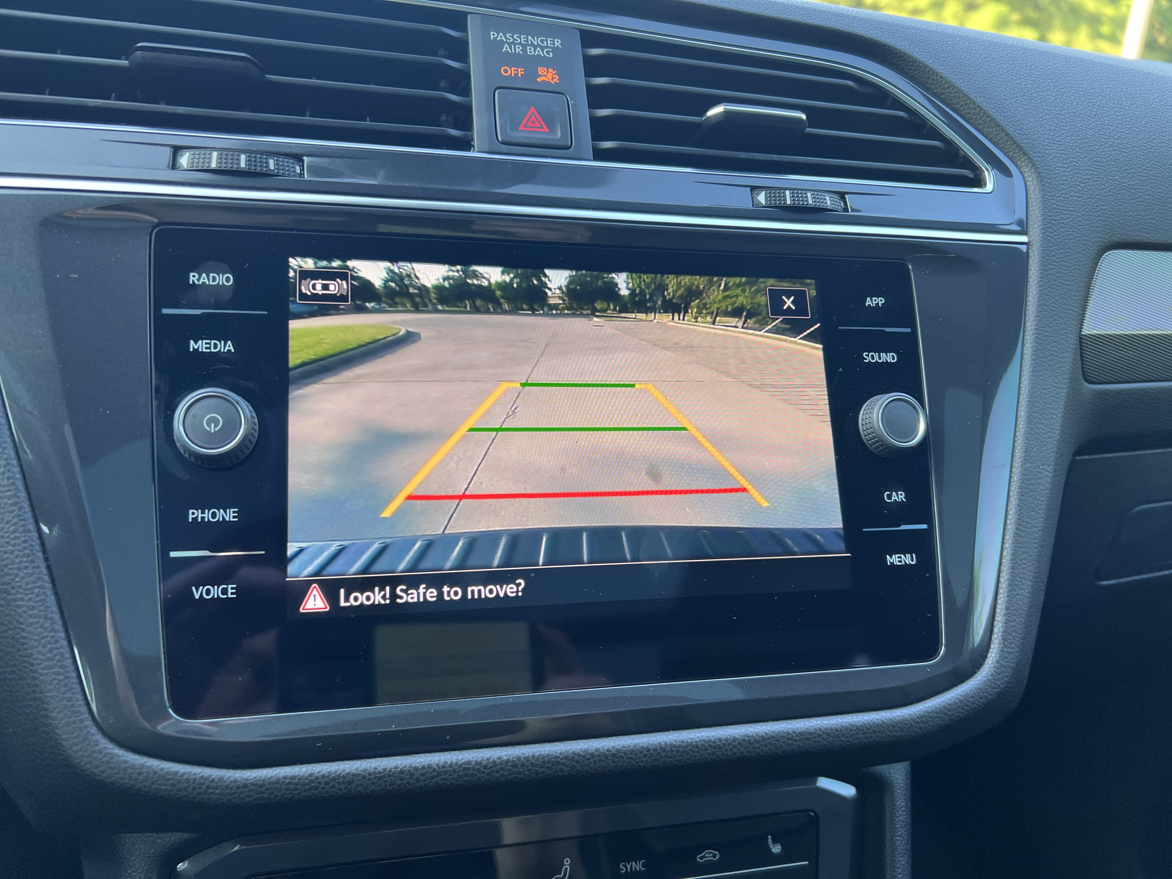 Certified 2022 Volkswagen Tiguan SE R-Line FWD image 19