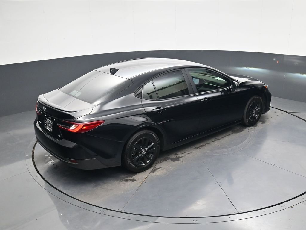 Used 2025 Toyota Camry LE w/ Convenience Package image 31