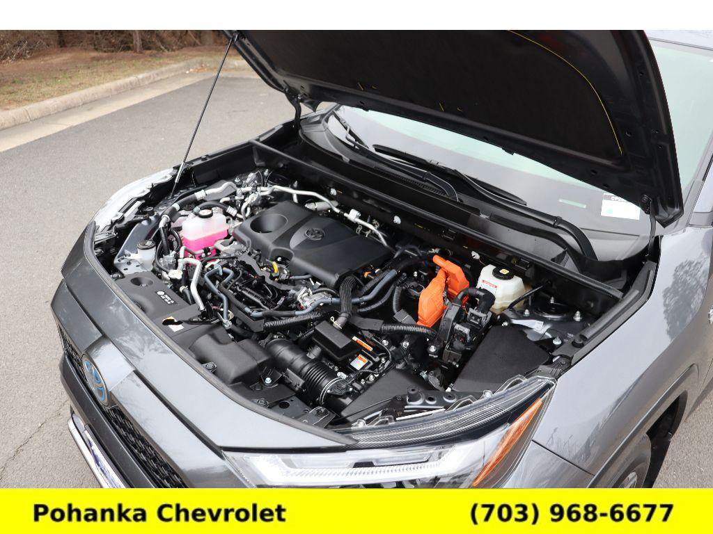 Used 2024 Toyota RAV4 SE image 32