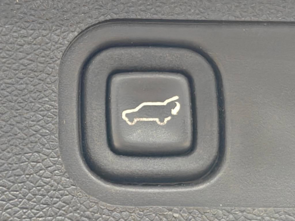 Used 2011 Chevrolet Tahoe LT image 32