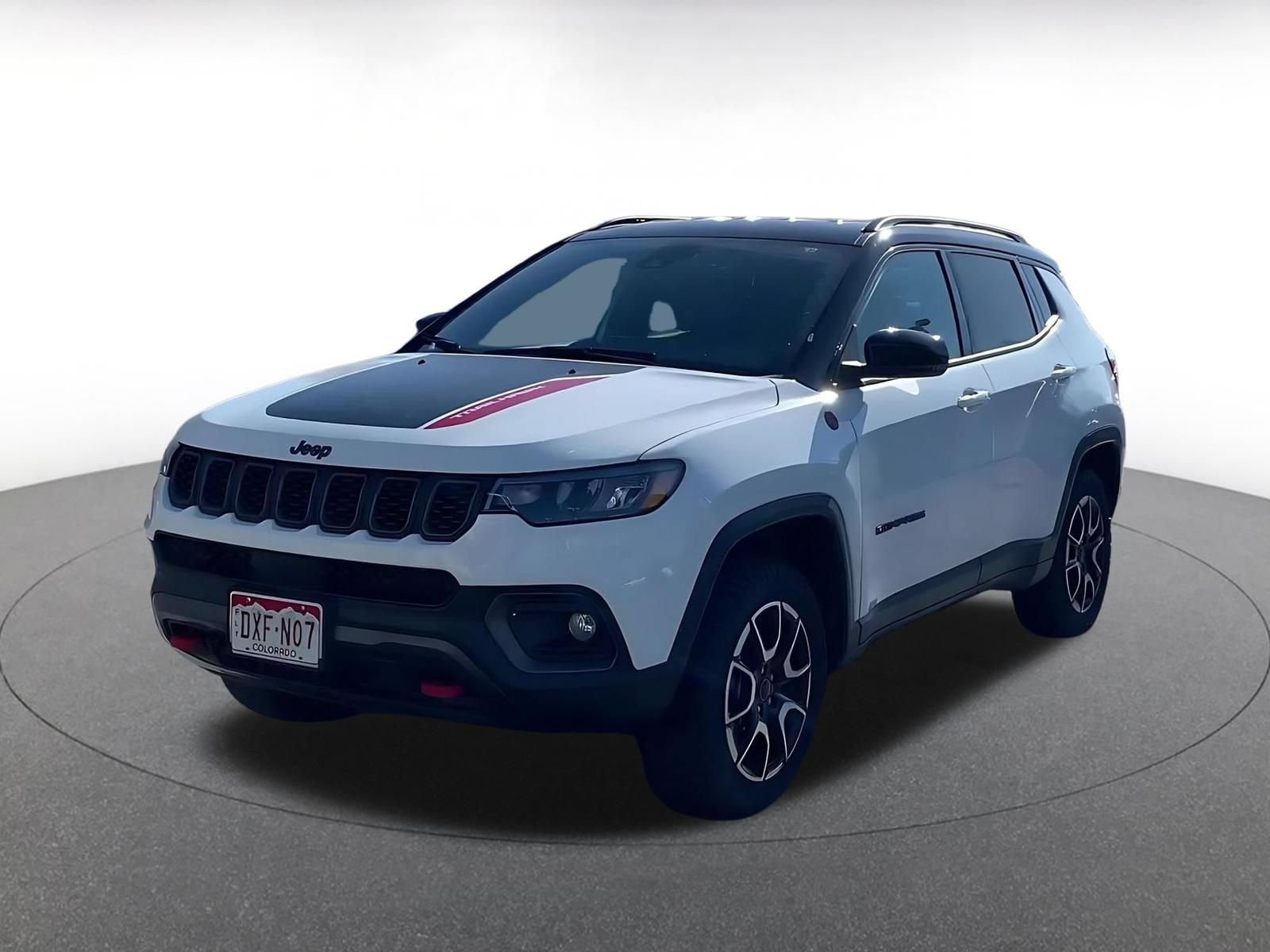 Used 2025 Jeep Compass Trailhawk AWD/4WD image 7