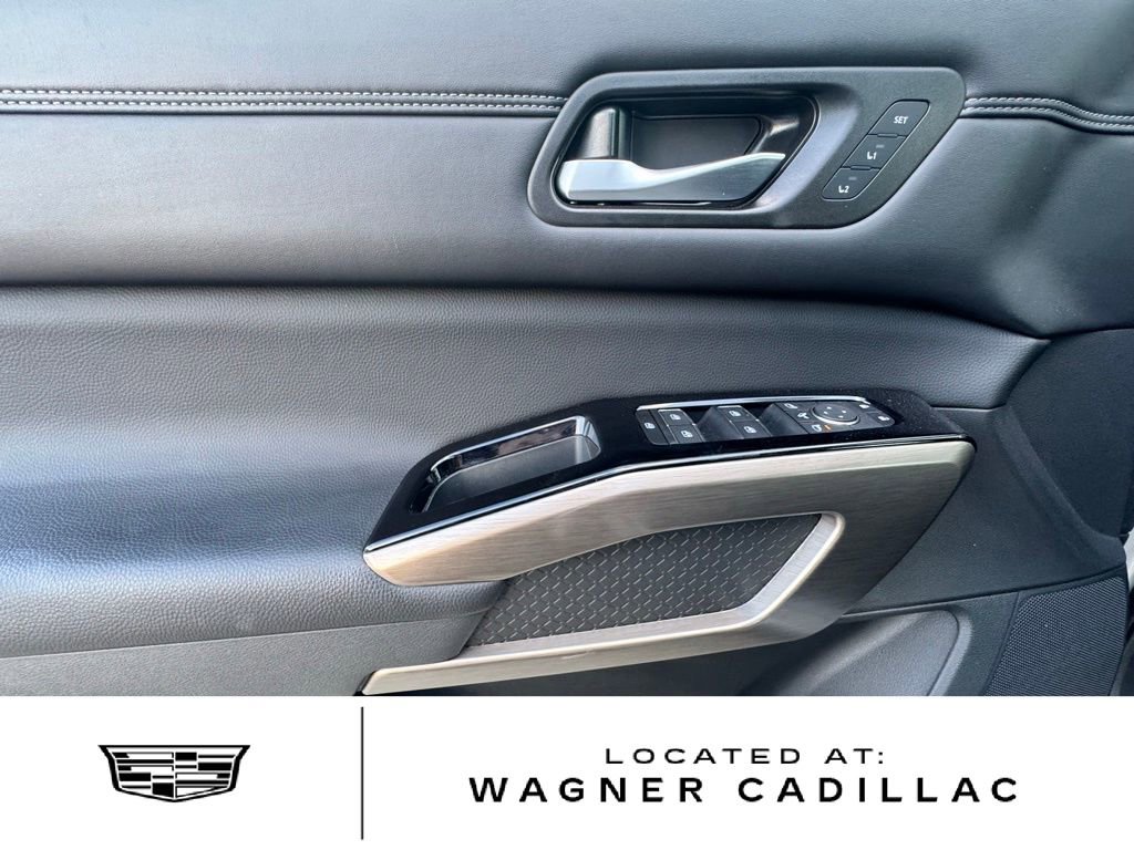 Used 2024 Nissan Pathfinder Platinum image 13