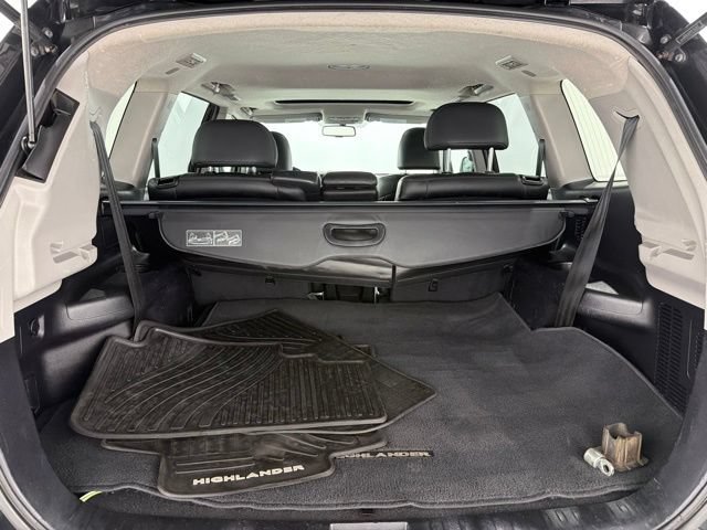 Used 2013 Toyota Highlander Limited AWD/4WD image 25