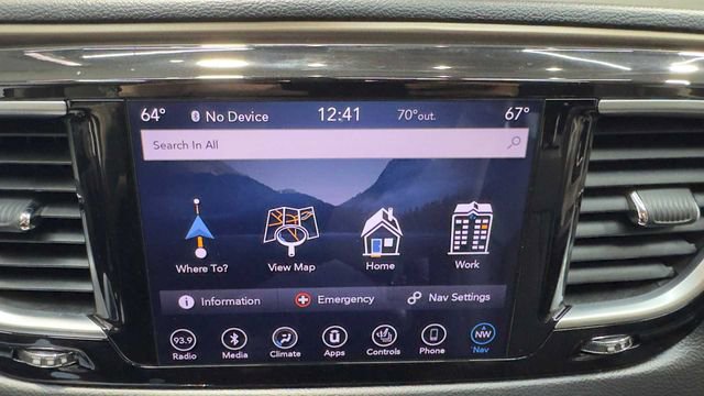 Used 2019 Chrysler Pacifica Touring-L Plus w/ Tire & Wheel Group FWD image 27
