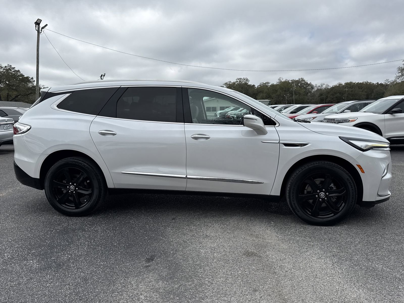 Used 2023 Buick Enclave Essence w/ Experience Buick Package image 6