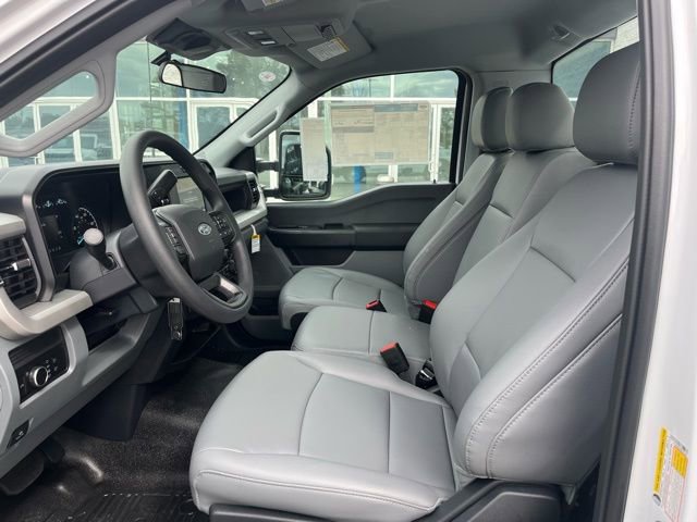 New 2026 Ford F250 XL w/ F-250 >10K GVWR Package image 4