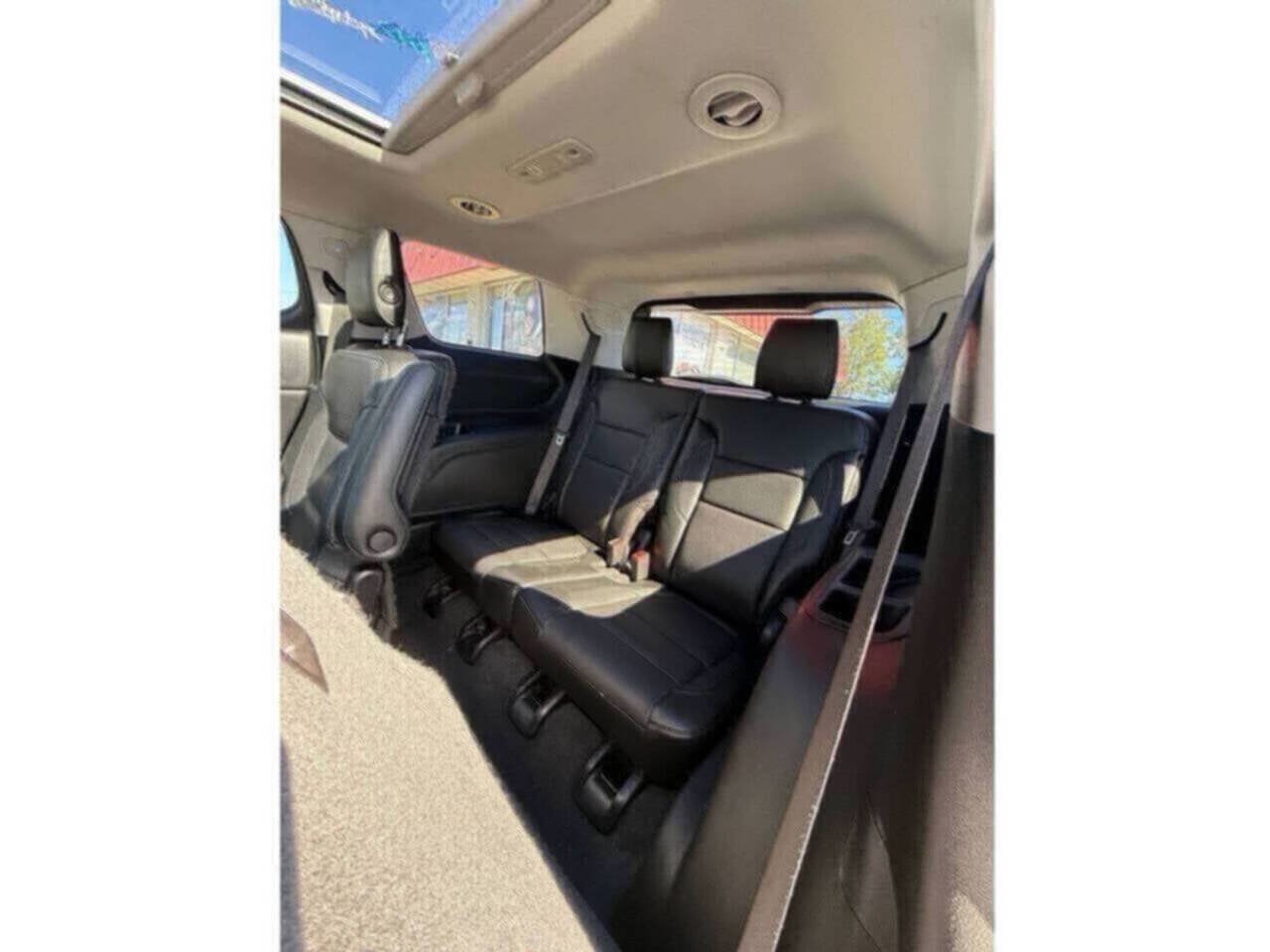 Used 2019 GMC Acadia SLT w/ LPO, Black Accent Package FWD image 18