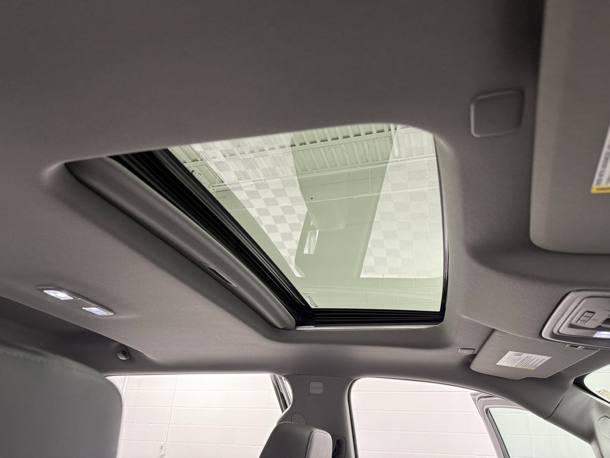 Used 2021 Chevrolet Silverado 1500 LTZ image 28