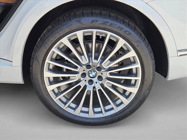 Used 2027 BMW X7 xDrive40i AWD/4WD image 10