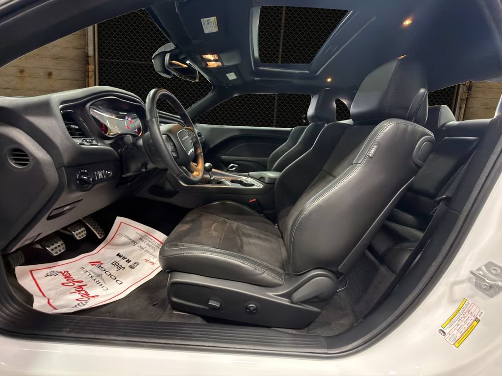 Used 2018 Dodge Challenger R/T Plus RWD image 4