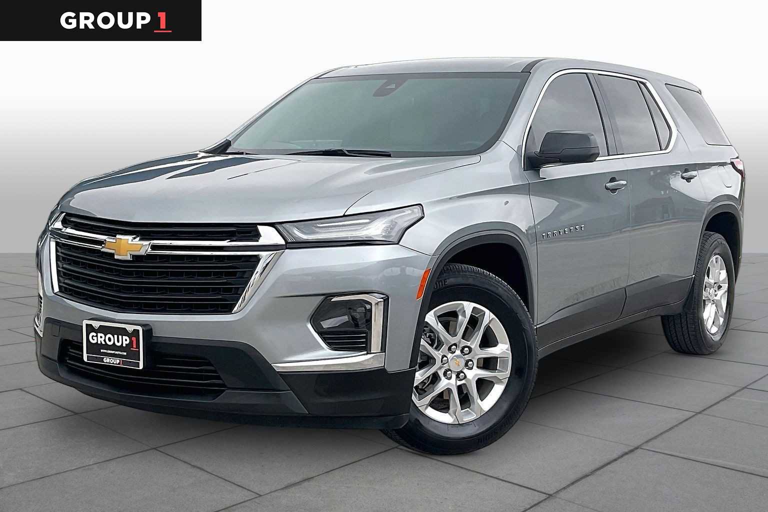Used 2023 Chevrolet Traverse LS FWD image 1