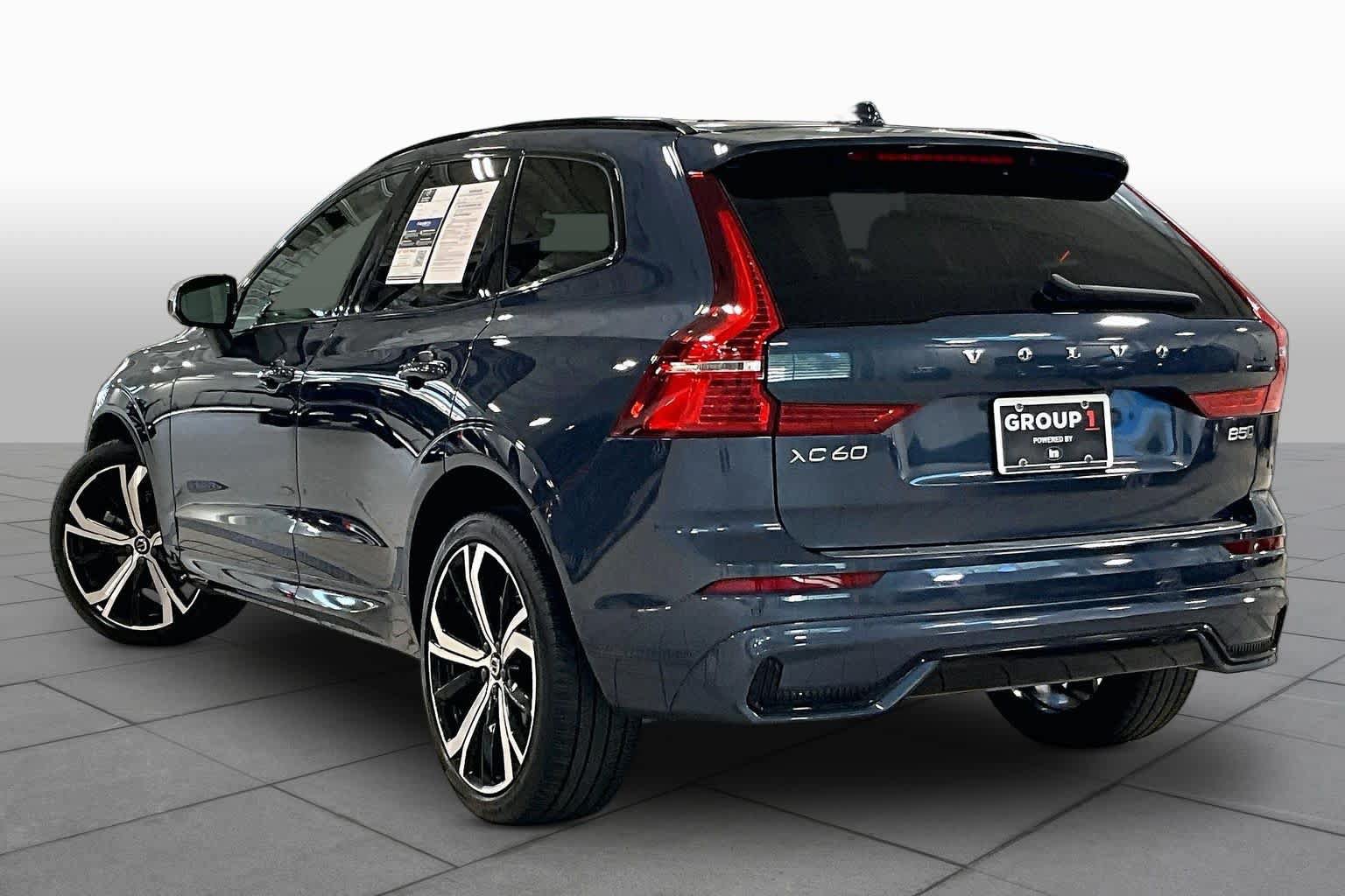 Used 2024 Volvo XC60 B5 Ultimate w/ Climate Package AWD/4WD image 12