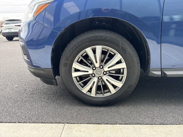 Used 2019 Nissan Pathfinder SV image 8