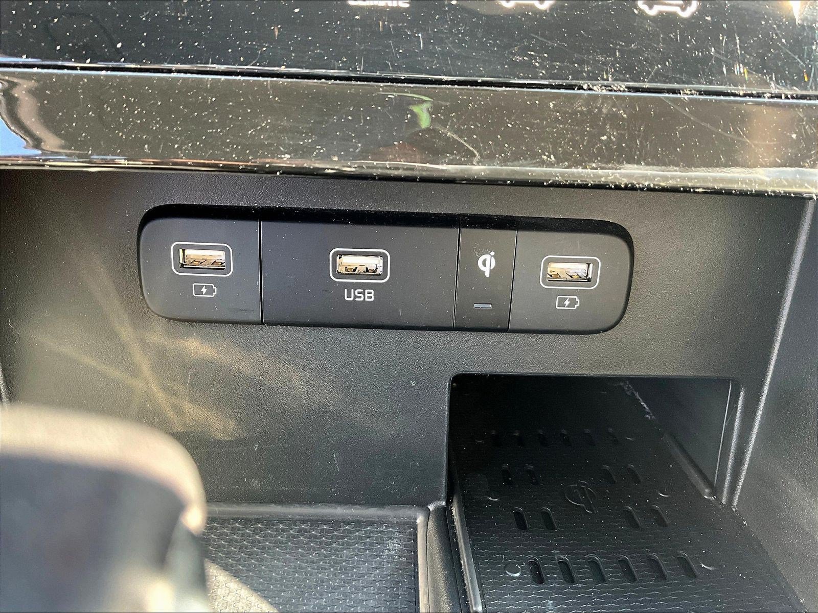 Used 2023 Kia Carnival SX FWD image 16