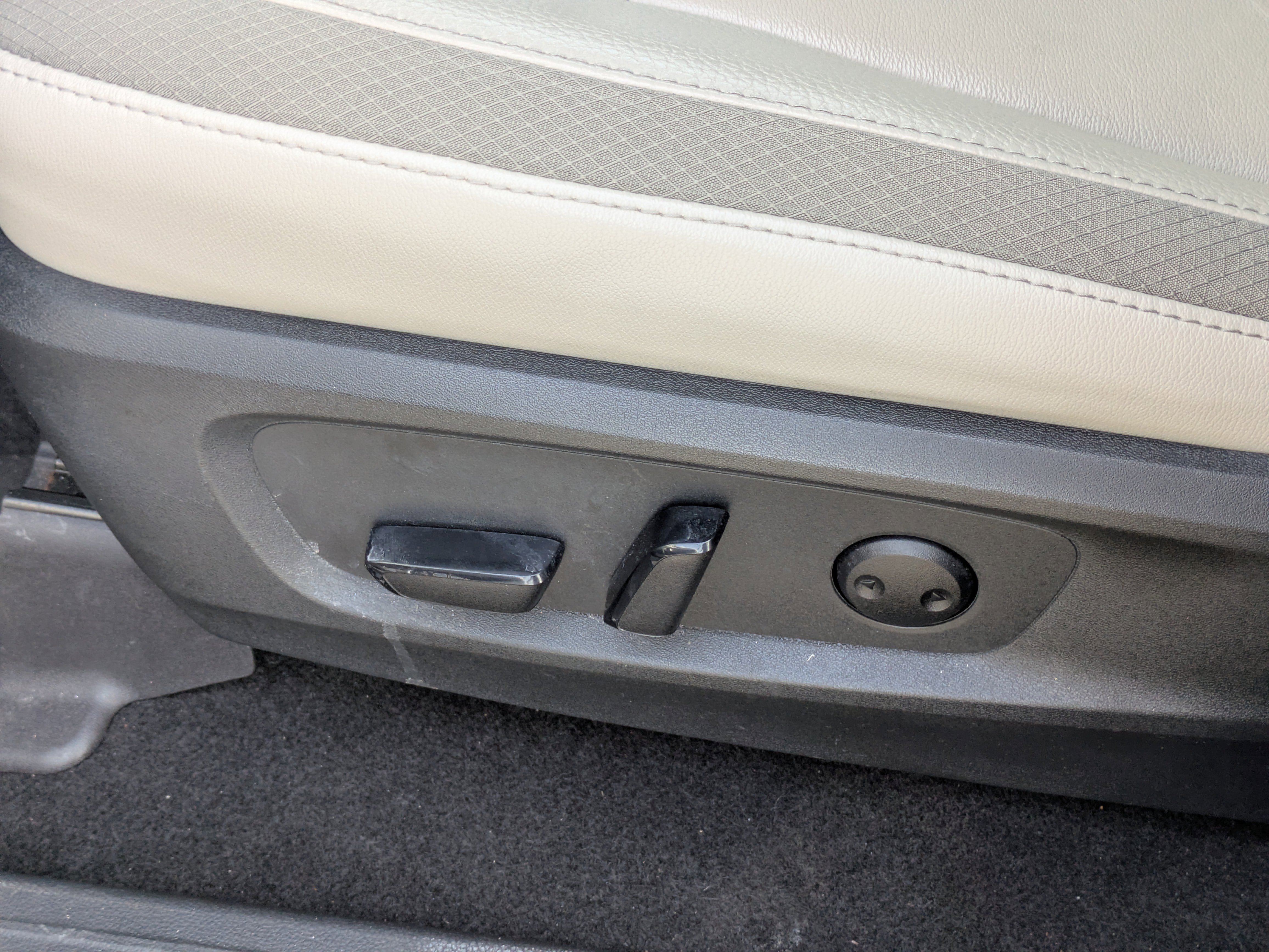 Used 2022 Nissan Pathfinder SL image 22