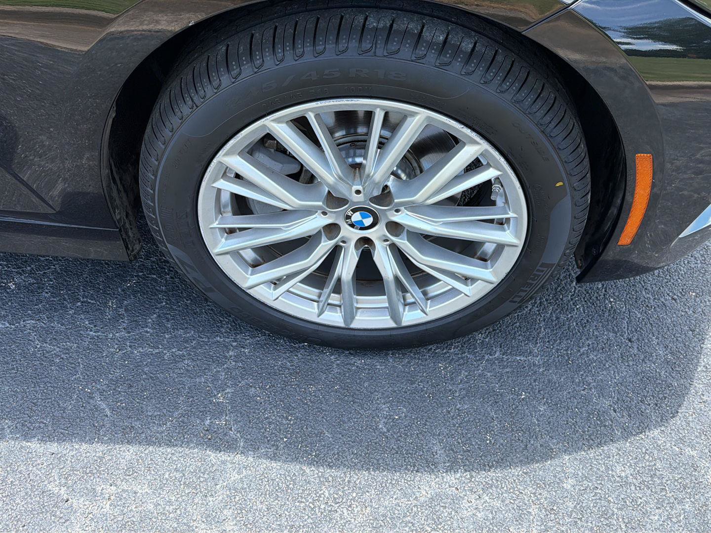 Used 2023 BMW 330i xDrive Sedan w/ Premium Package AWD/4WD image 39