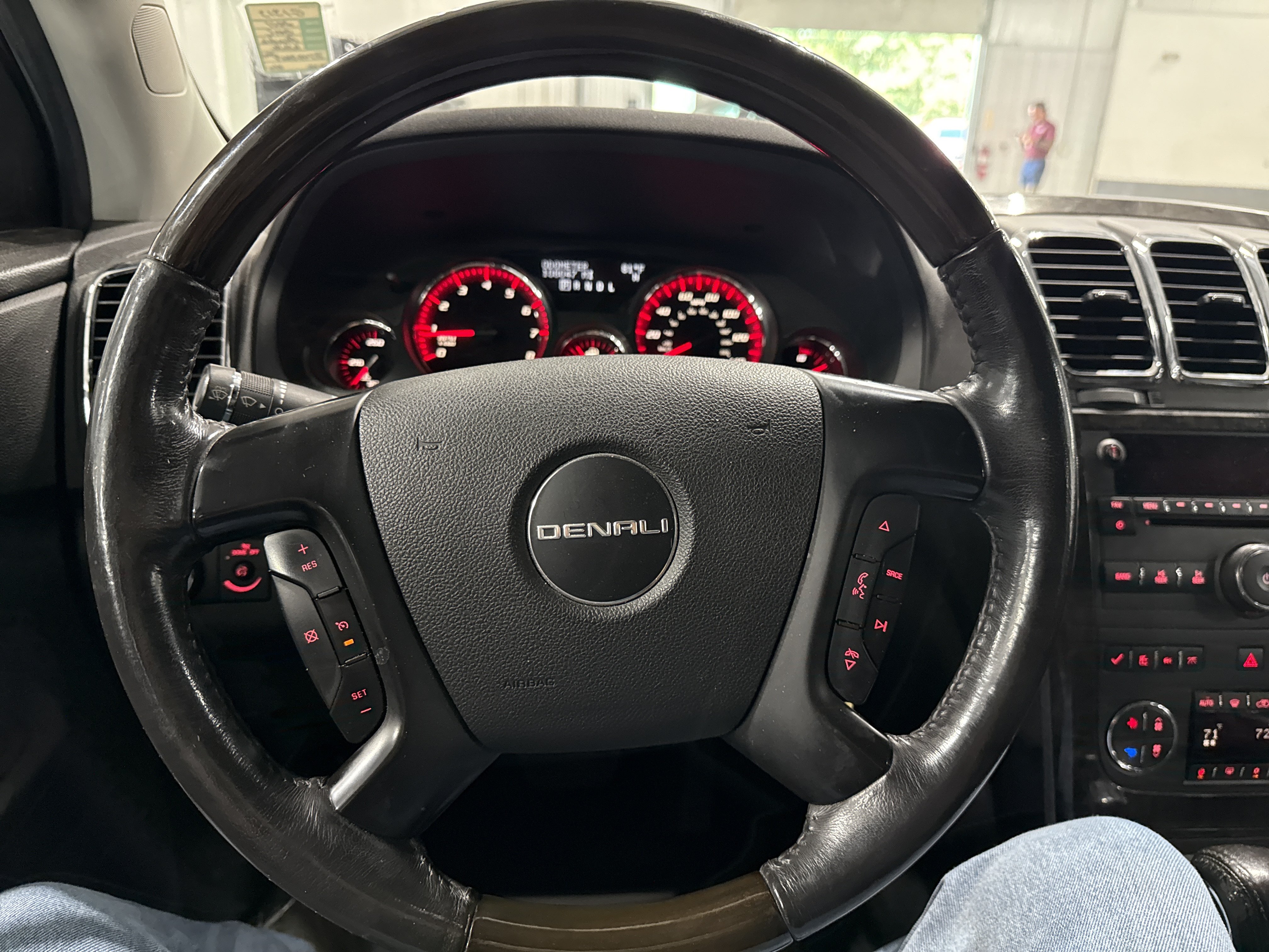 Used 2011 GMC Acadia Denali AWD/4WD image 9
