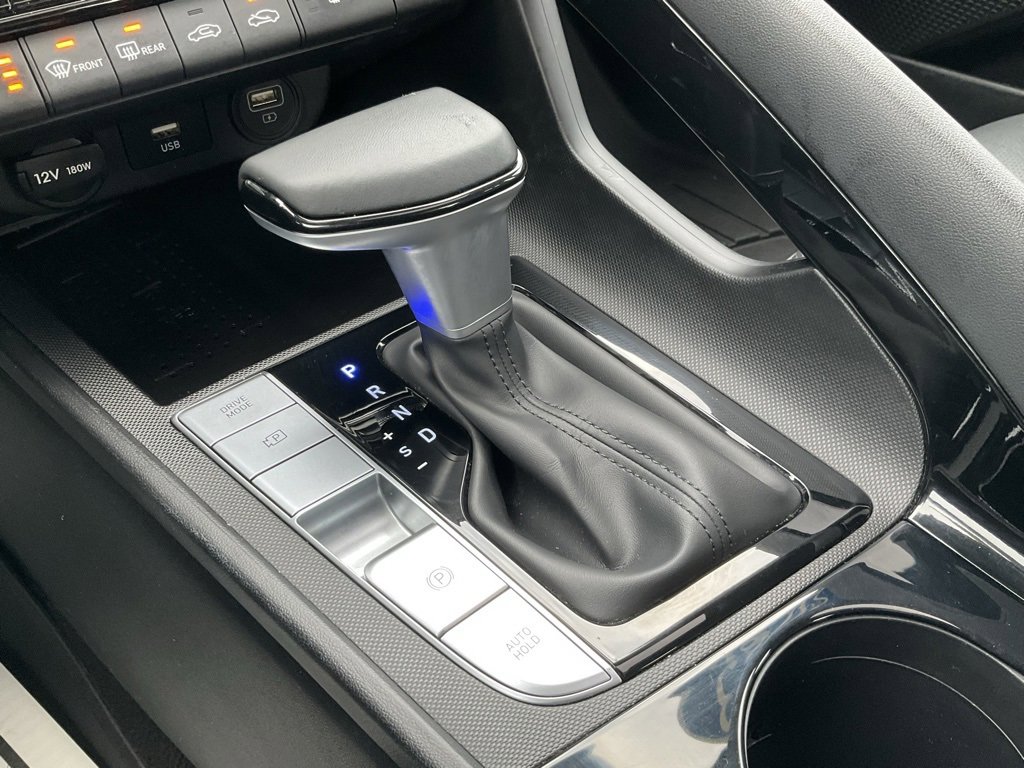 Used 2023 Hyundai Elantra Limited image 12