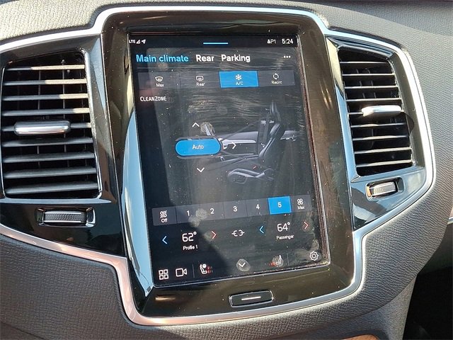 Used 2023 Volvo XC90 B6 Plus image 16