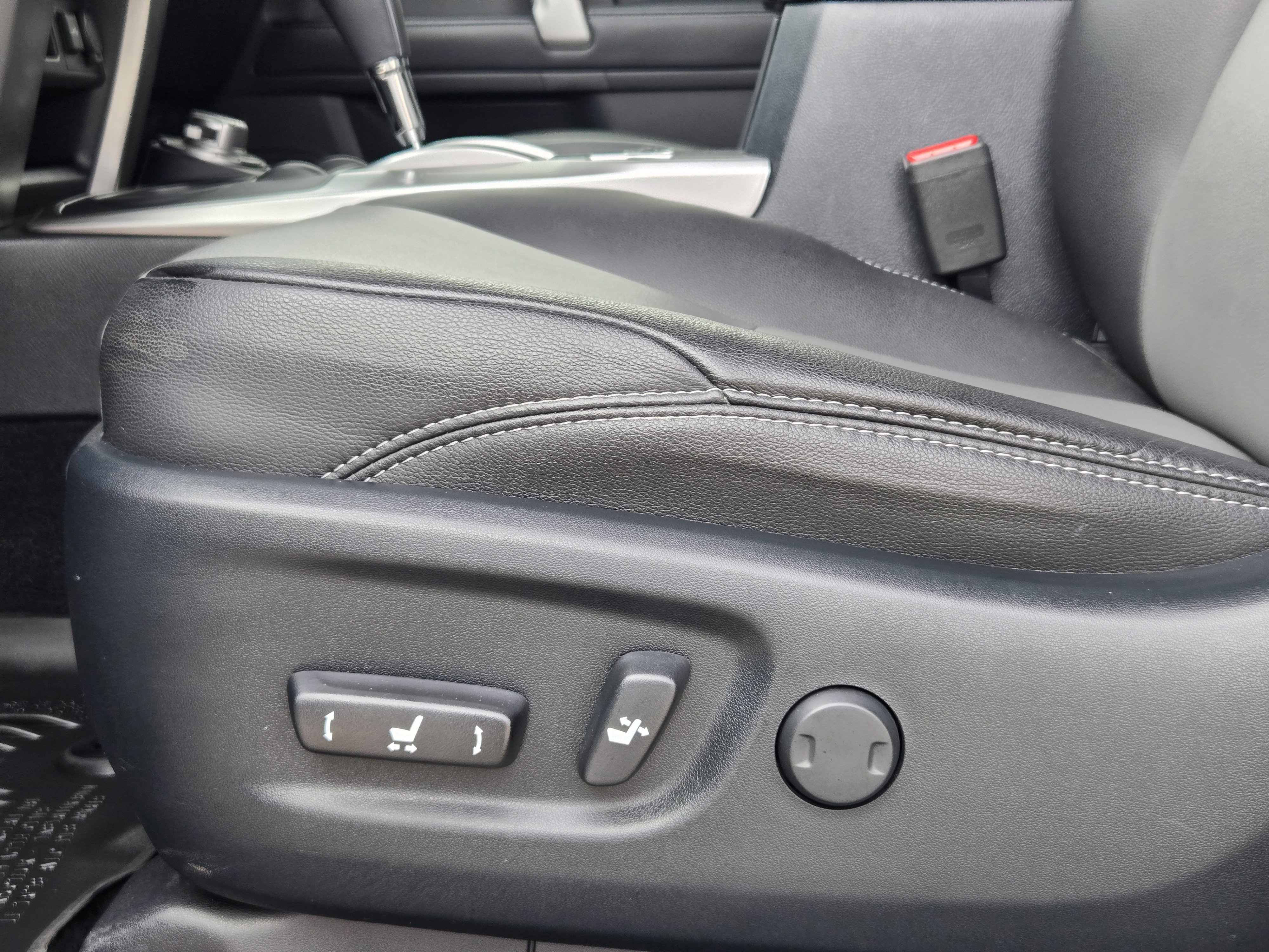 Used 2022 Toyota 4Runner SR5 Premium w/ Moonroof Package AWD/4WD image 23