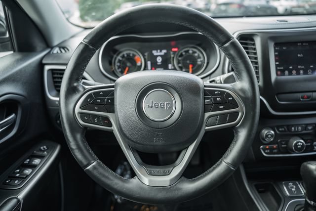 Used 2019 Jeep Cherokee Latitude Plus FWD image 28