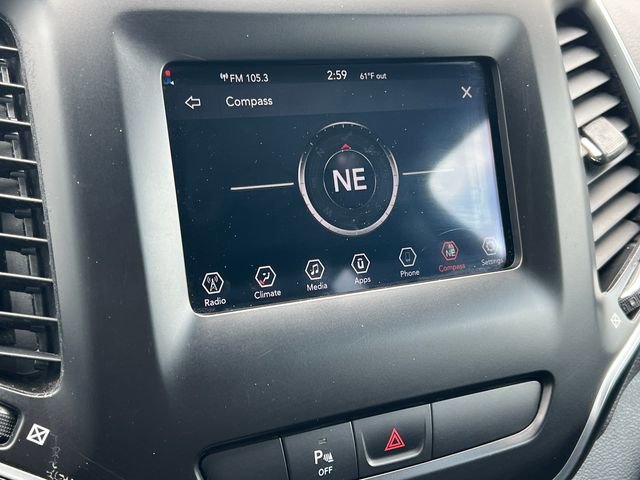 Used 2019 Jeep Cherokee Latitude Plus AWD/4WD image 24