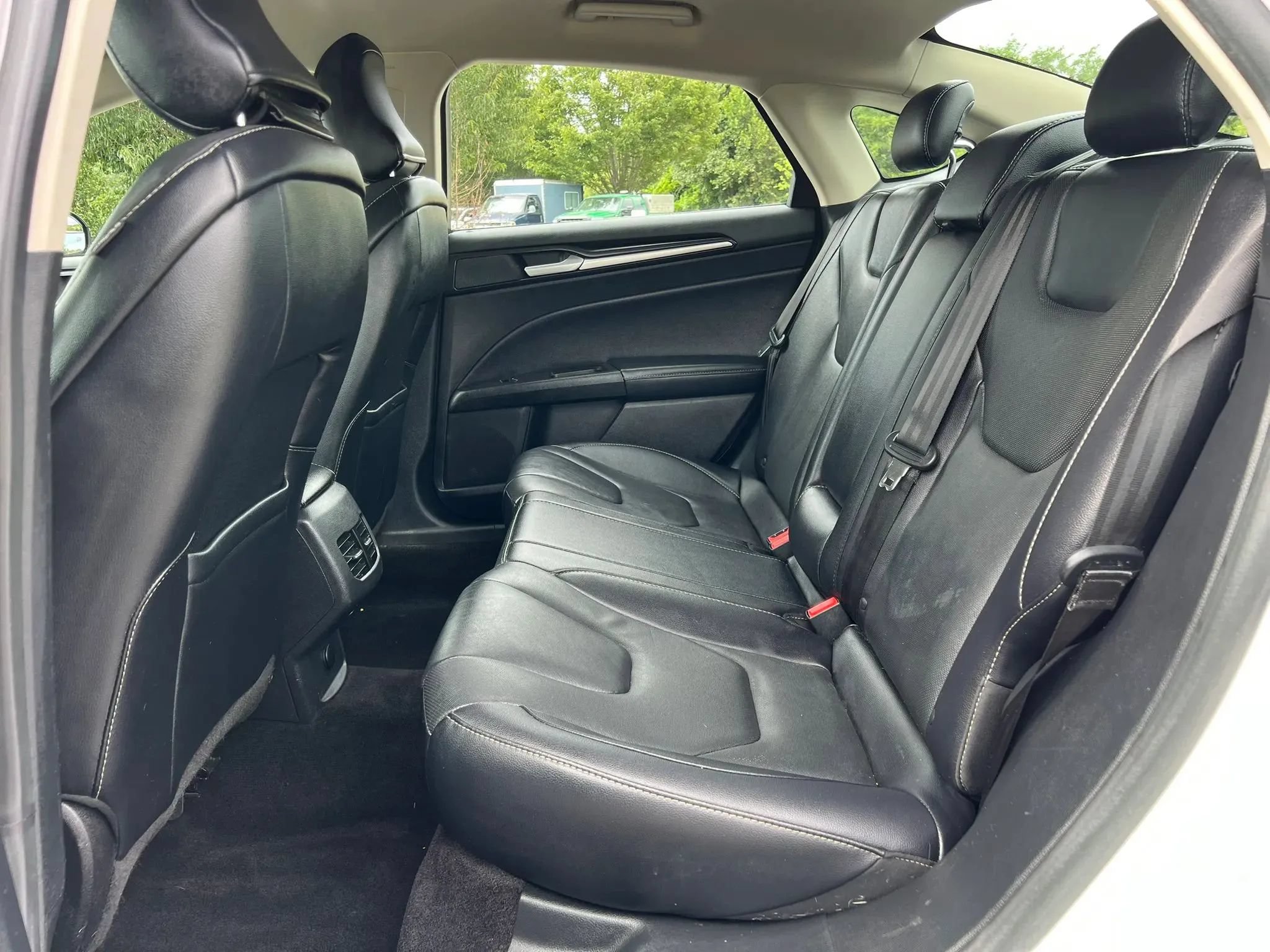 Used 2017 Ford Fusion Titanium AWD/4WD image 18