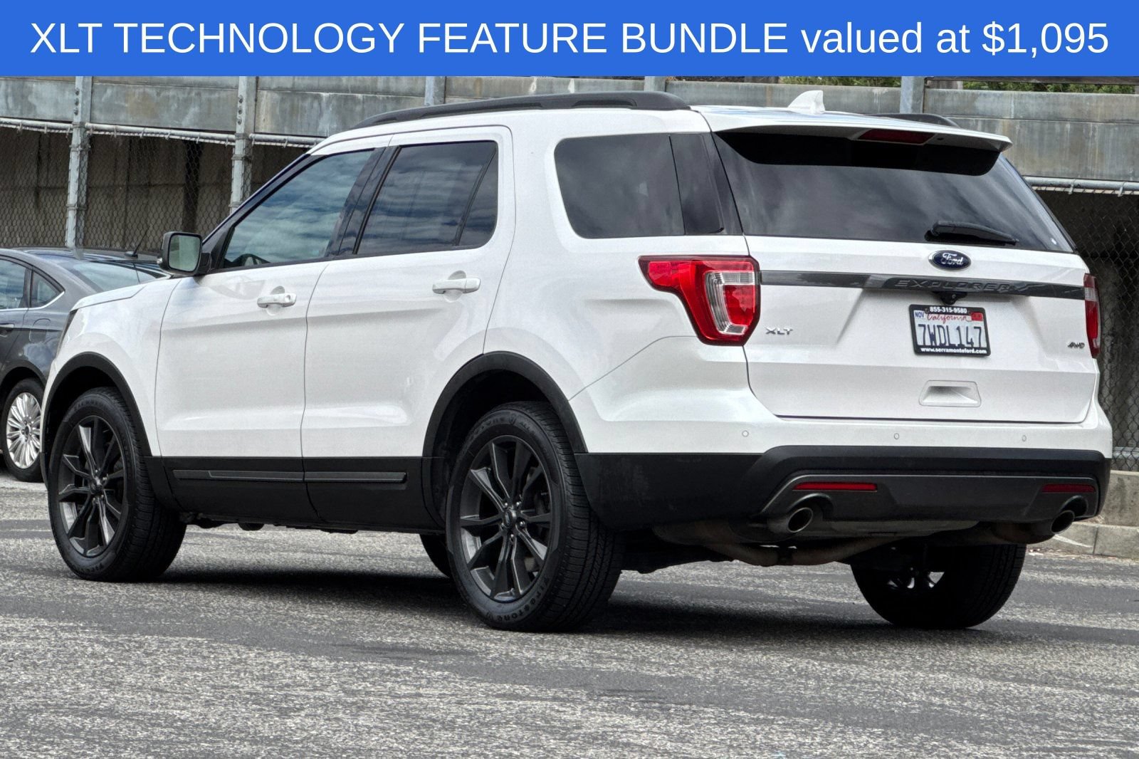 Used 2017 Ford Explorer XLT w/ Equipment Group 202A AWD/4WD image 8