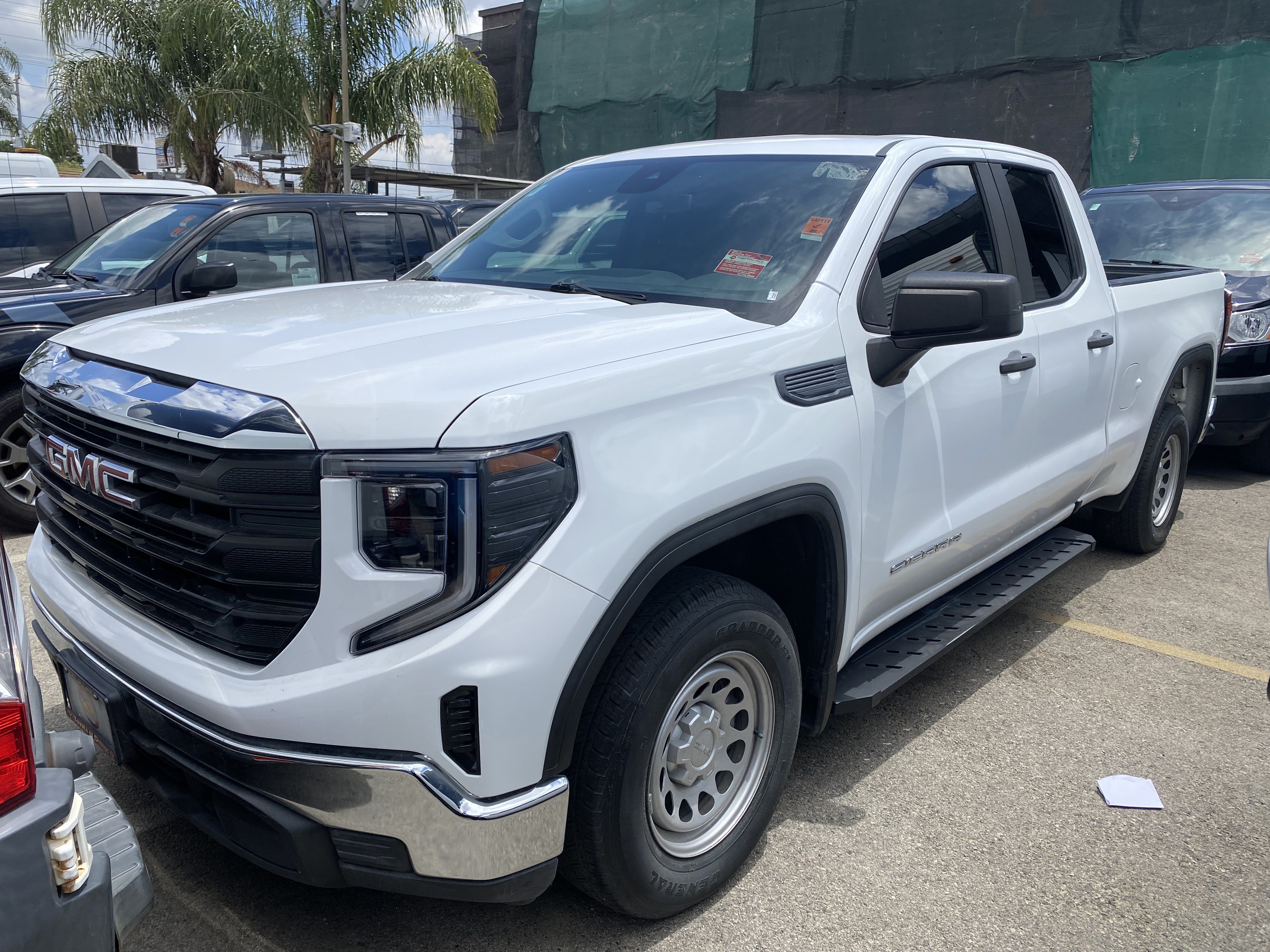 Used 2023 GMC Sierra 1500 Pro w/ Convenience Package RWD image 2