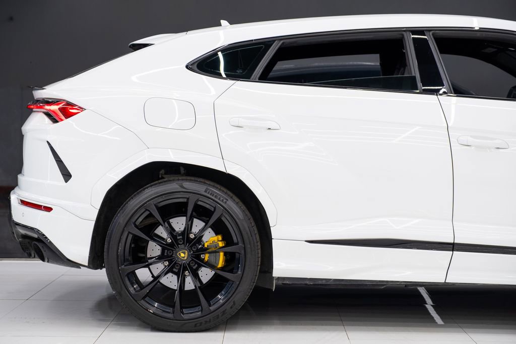 Used 2021 Lamborghini Urus image 11