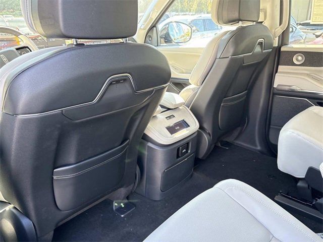 New 2025 Lincoln Navigator Reserve image 17