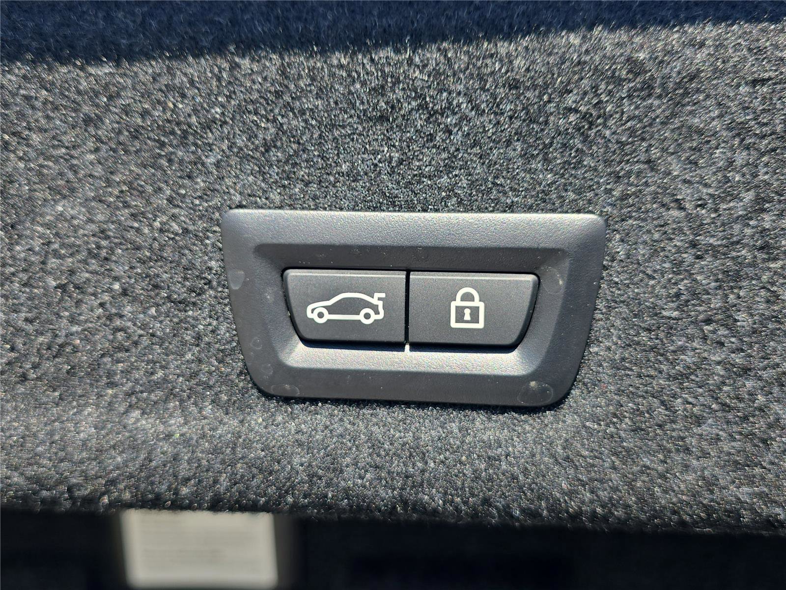 Used 2023 BMW M3 Competition w/ M Carbon Exterior Package image 12