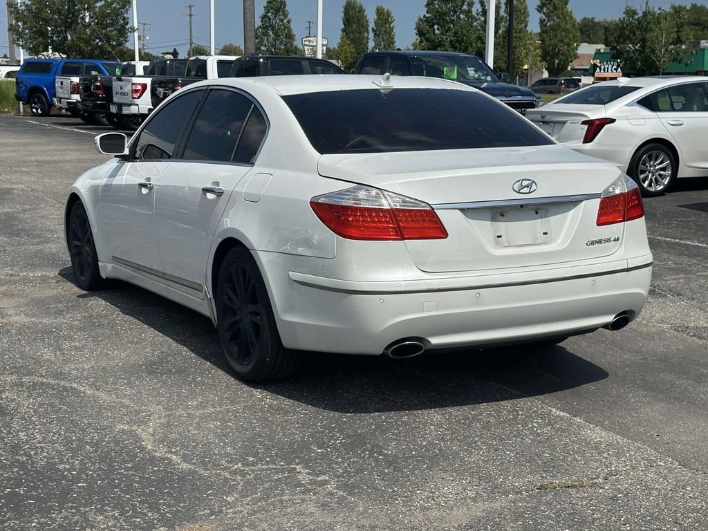 Used 2011 Hyundai Genesis 4.6 RWD image 6