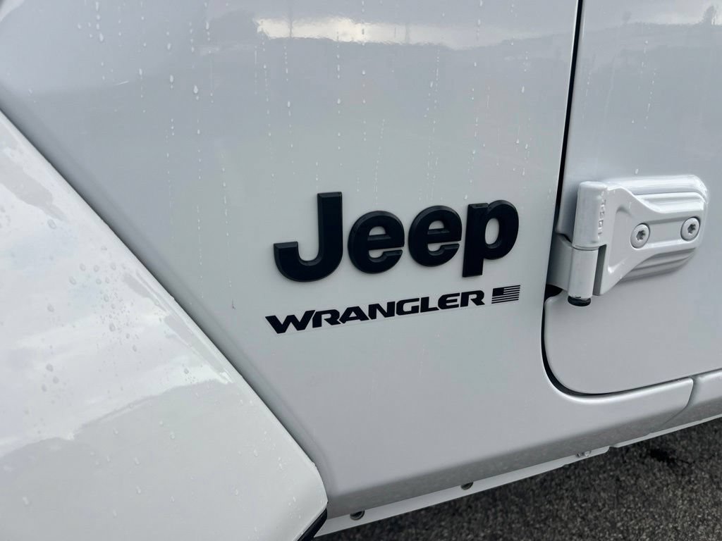 Used 2025 Jeep Wrangler Unlimited Sahara AWD/4WD image 20