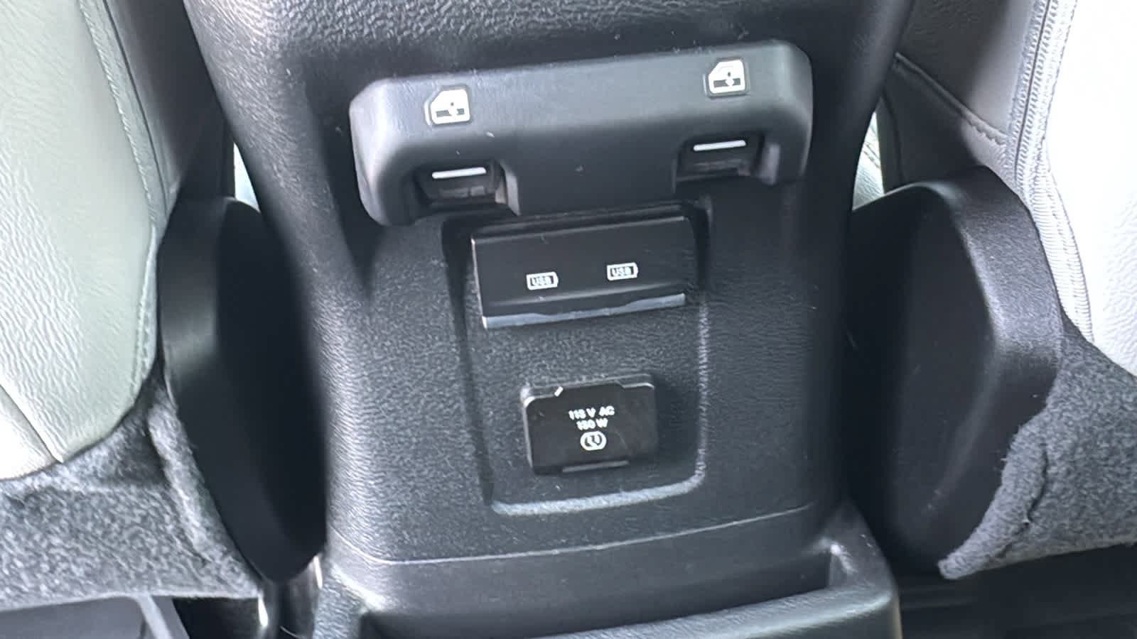 Used 2022 Jeep Wrangler Unlimited Sahara AWD/4WD image 26