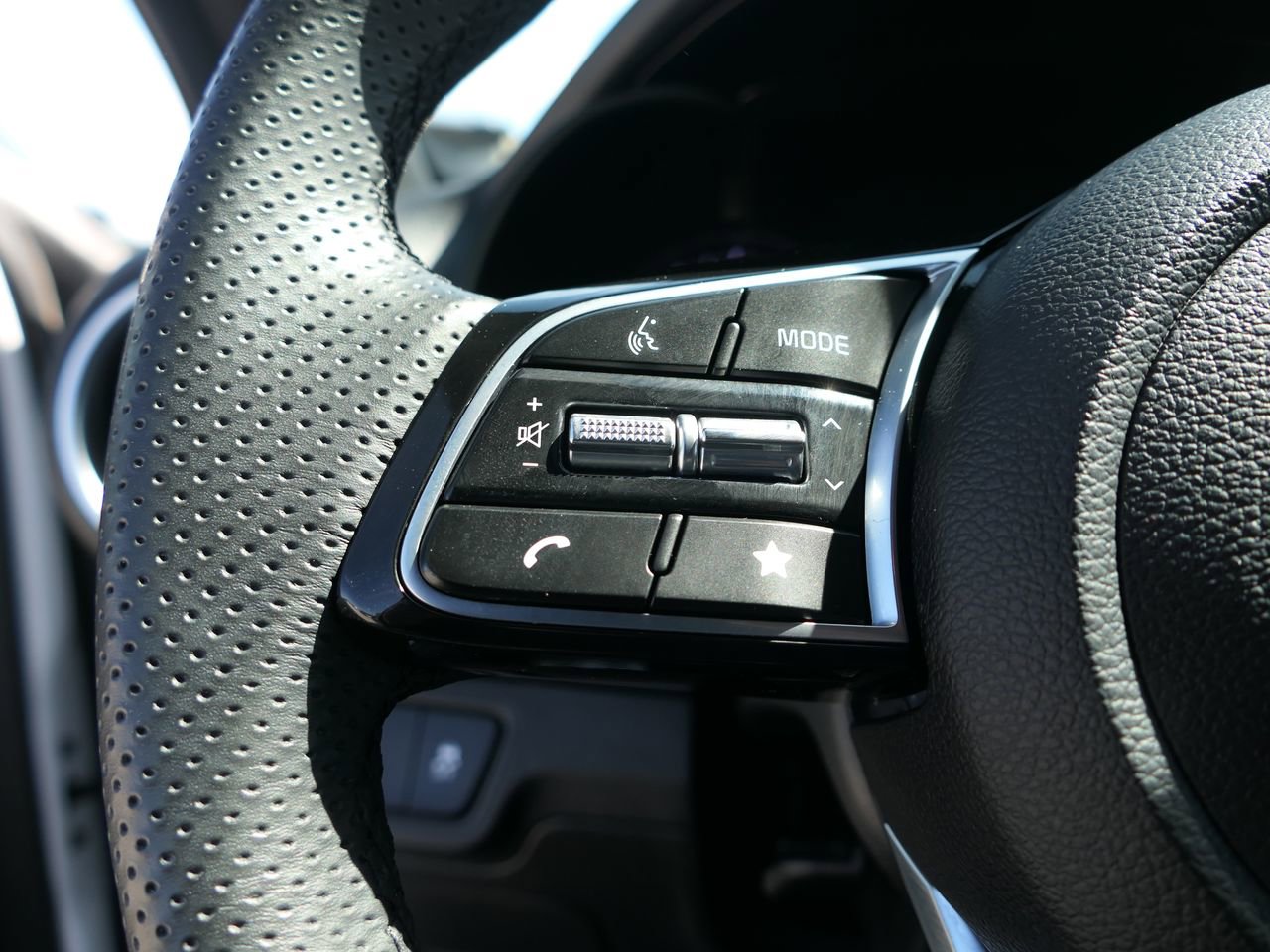 Used 2023 Kia Forte GT-Line w/ GT-Line Technology Package image 15