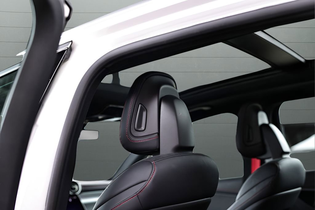 Used 2025 Mercedes-Benz GLC 43 AMG 4MATIC image 55