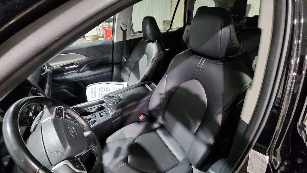 Used 2024 Toyota Grand Highlander XLE image 15