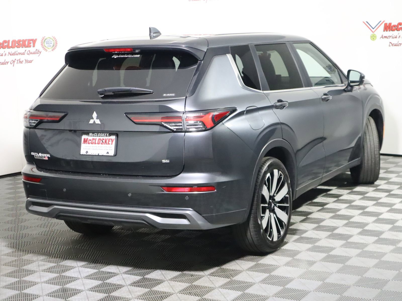 Used 2025 Mitsubishi Outlander AWD image 5