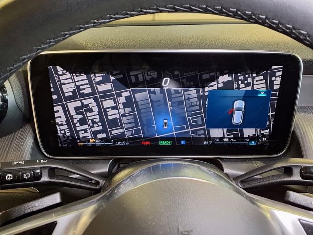 Used 2025 Mercedes-Benz GLC 350e 4MATIC image 13