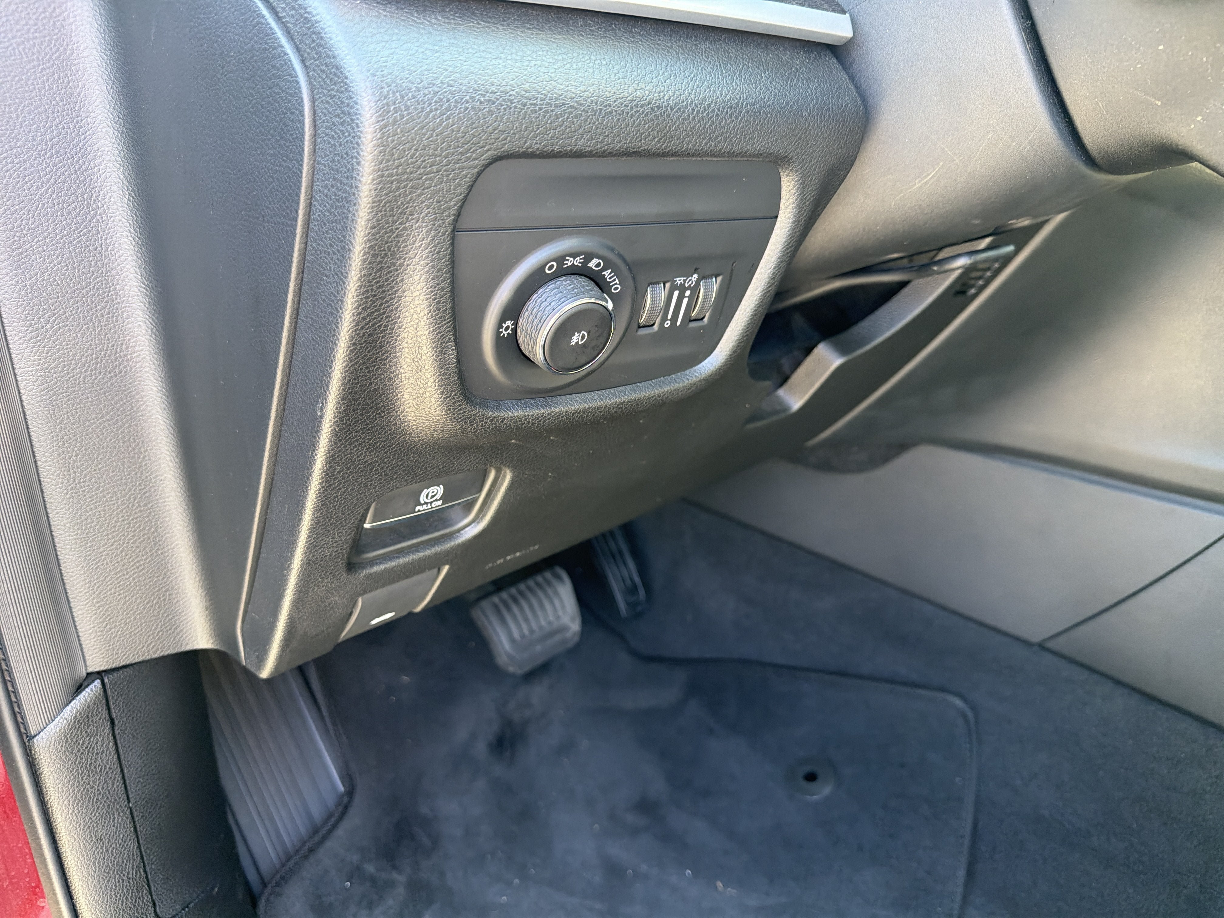 Used 2022 Jeep Grand Cherokee L Limited w/ Black Appearance Package AWD/4WD image 32