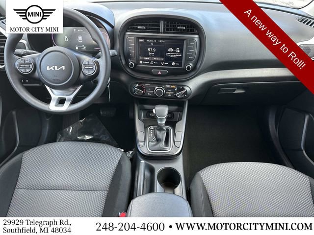 Used 2023 Kia Soul LX image 16