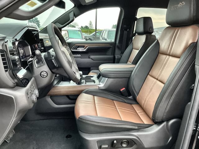 New 2026 Chevrolet Silverado 1500 High Country w/ Z71 Off-Road Package AWD/4WD image 14