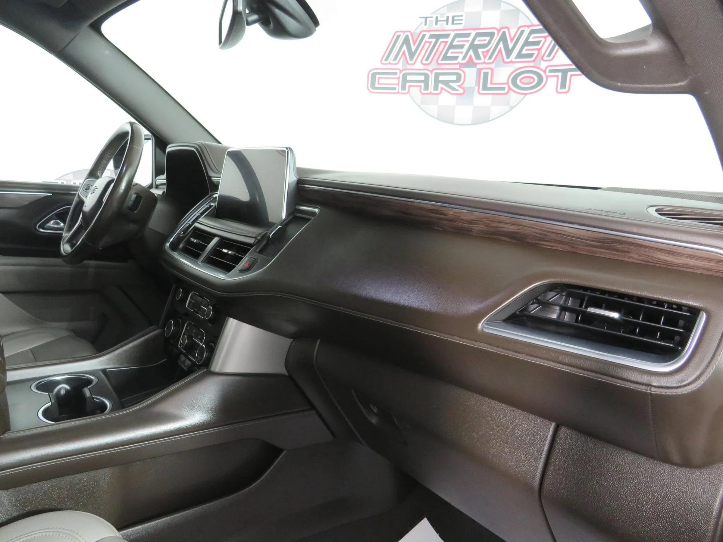 Used 2021 Chevrolet Tahoe Z71 w/ Z71 Off-Road Package AWD/4WD image 12