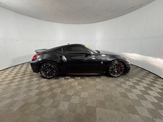 Used 2019 Nissan 370Z NISMO RWD image 5