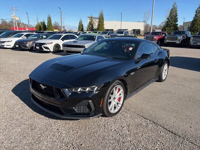 Used 2024 Ford Mustang GT Premium image 2