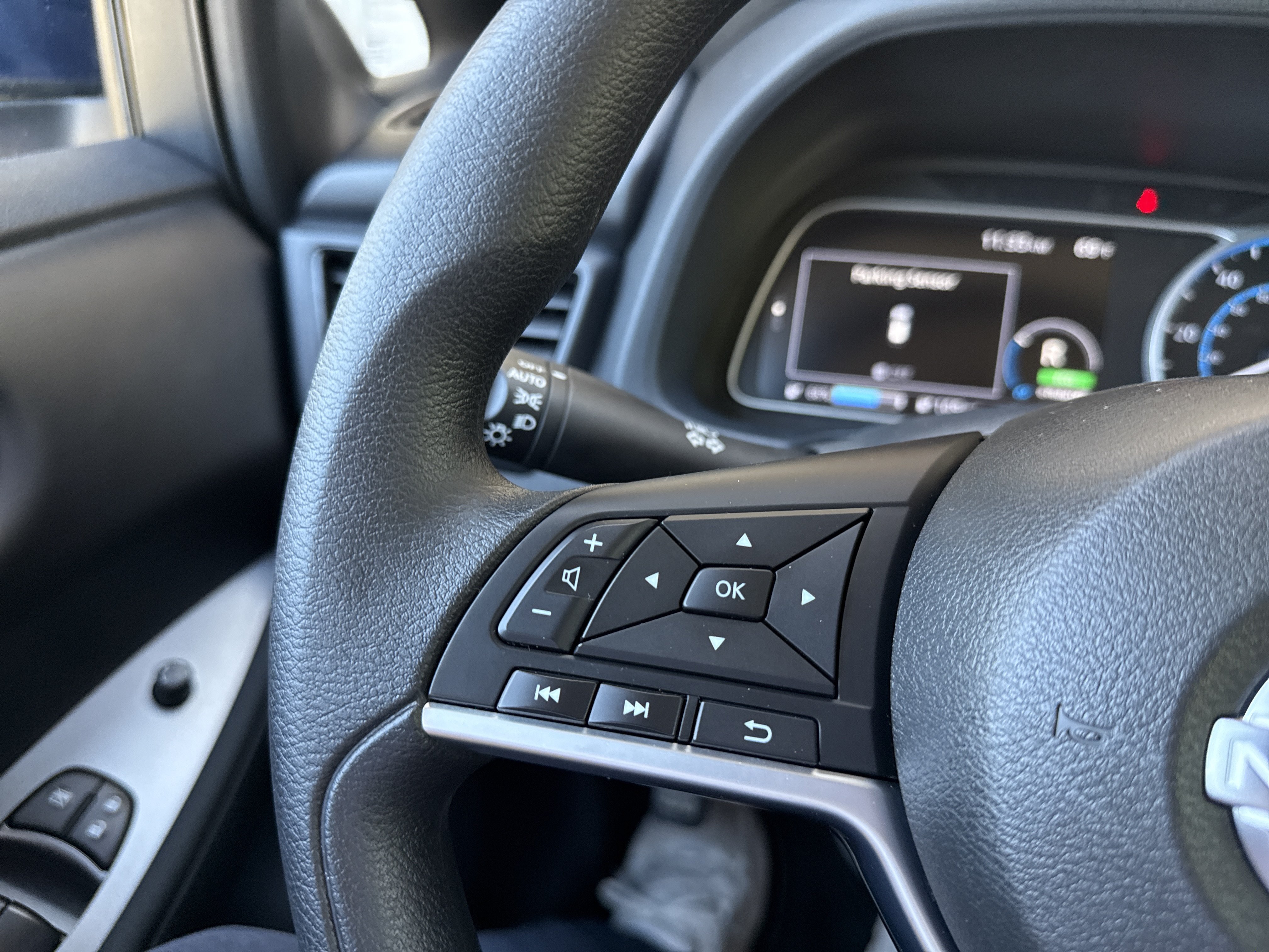 Certified 2025 Nissan Leaf S FWD image 19